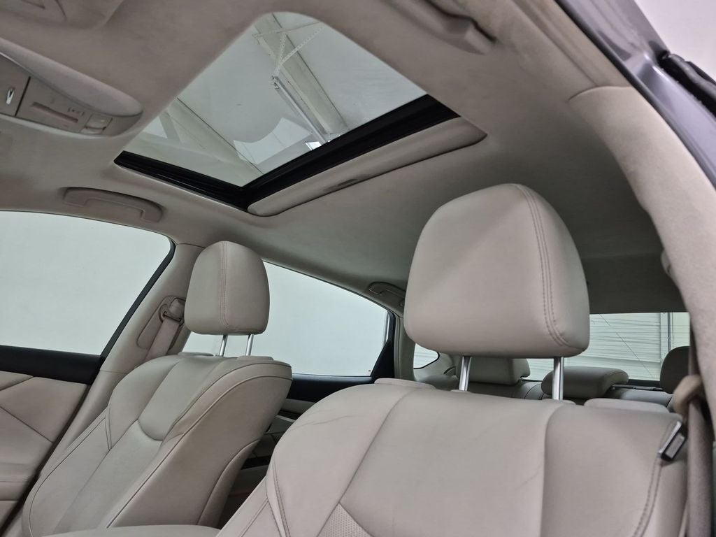 2015 INFINITI Q70L 4DR SDN V8 RWD