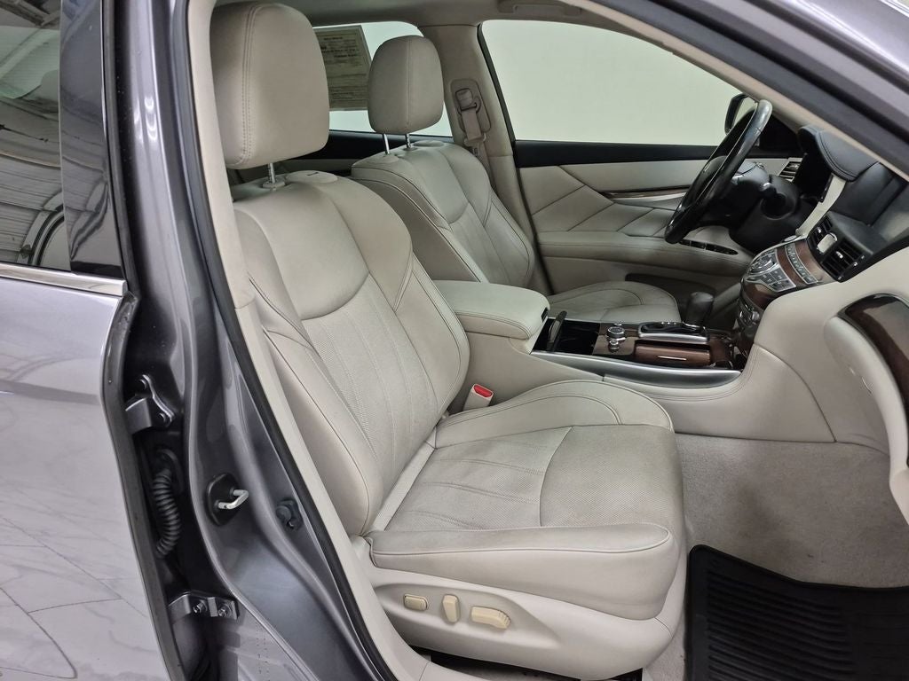 2015 INFINITI Q70L 4DR SDN V8 RWD