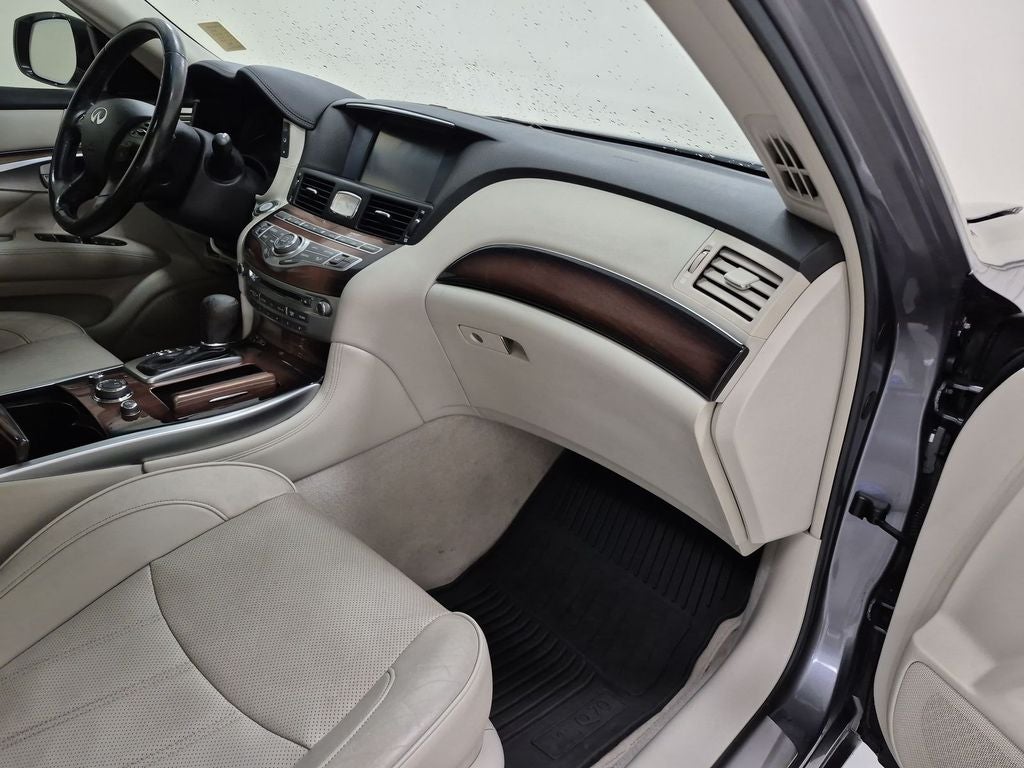 2015 INFINITI Q70L 4DR SDN V8 RWD