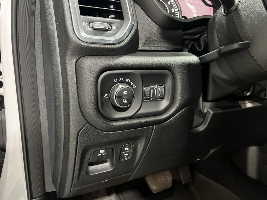 2025 RAM 1500 Laramie Crew Cab 4x4 5'7" Box