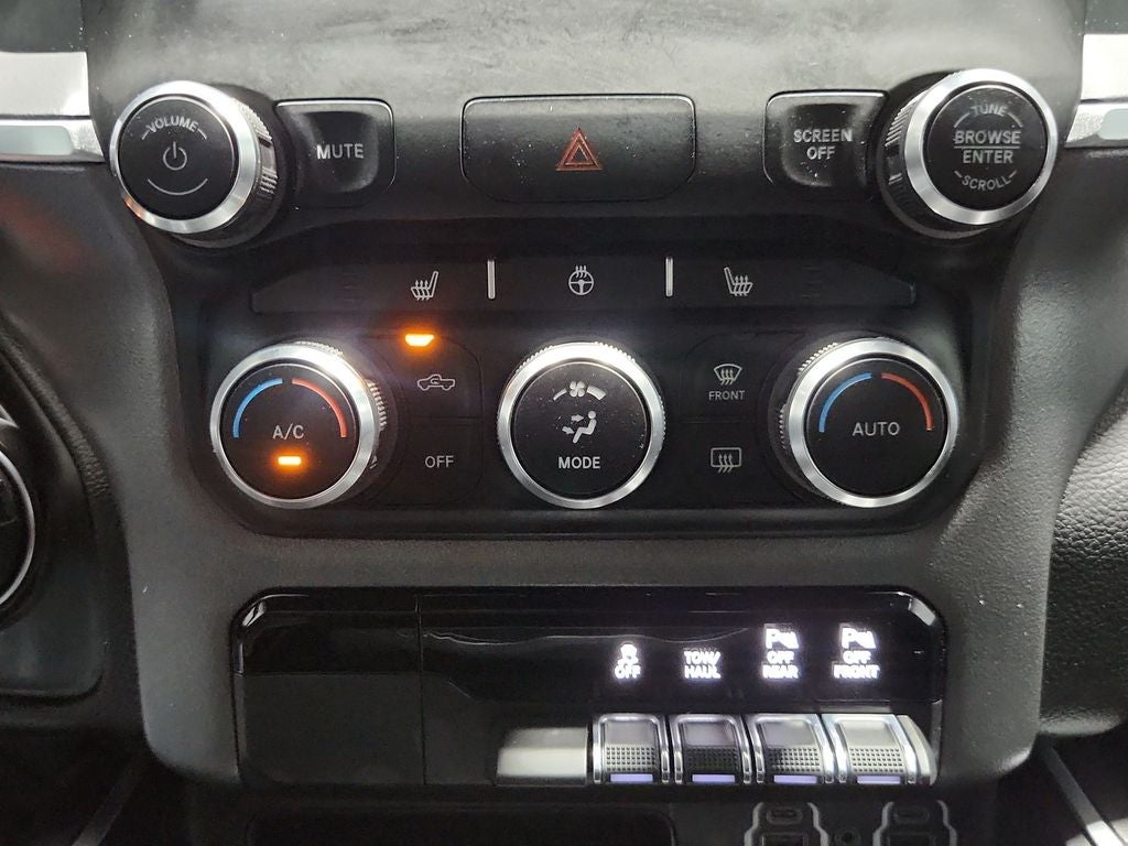 2023 RAM 1500 Lone Star Quad Cab 4x4 6'4' Box