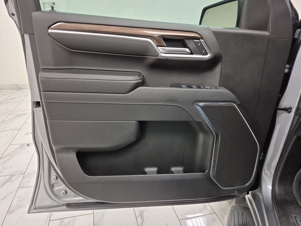 2024 Chevrolet Silverado 1500 4WD Crew Cab Short Bed LT