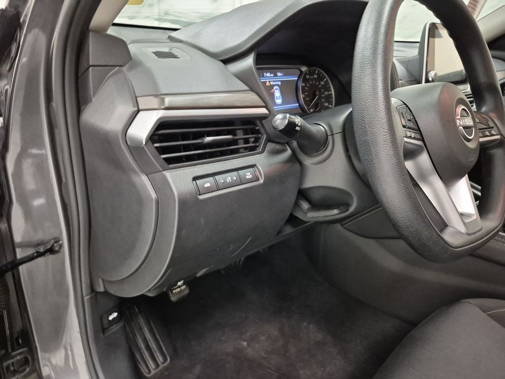 2023 Nissan Altima SV FWD