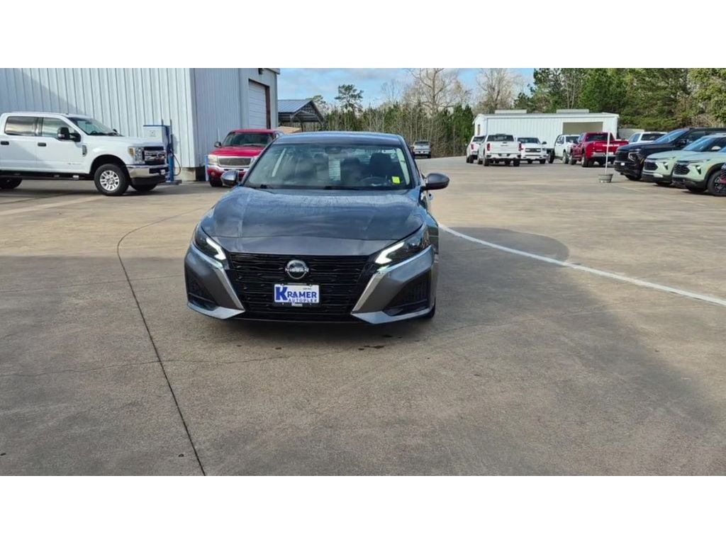 2023 Nissan Altima SV FWD