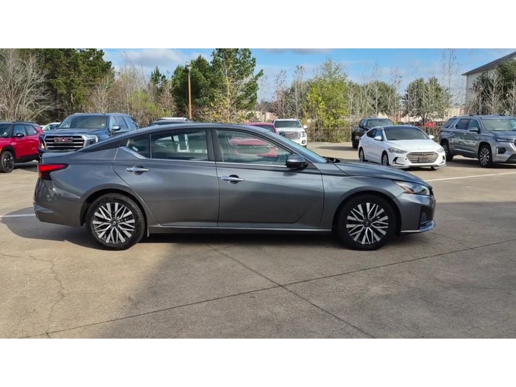 2023 Nissan Altima SV FWD