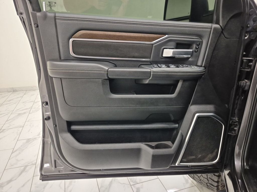 2024 RAM 2500 Laramie Crew Cab 4x4 6'4' Box