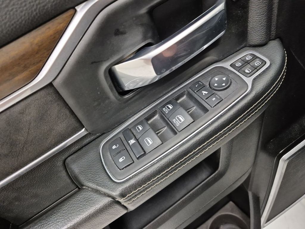 2024 RAM 2500 Laramie Crew Cab 4x4 6'4' Box