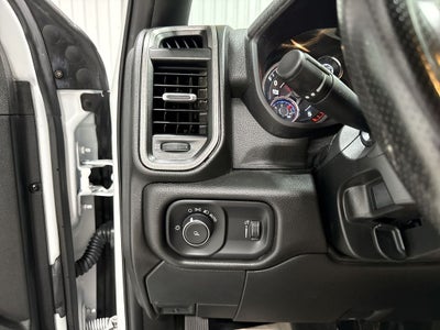 2022 RAM 2500 Tradesman Crew Cab 4x4 8' Box