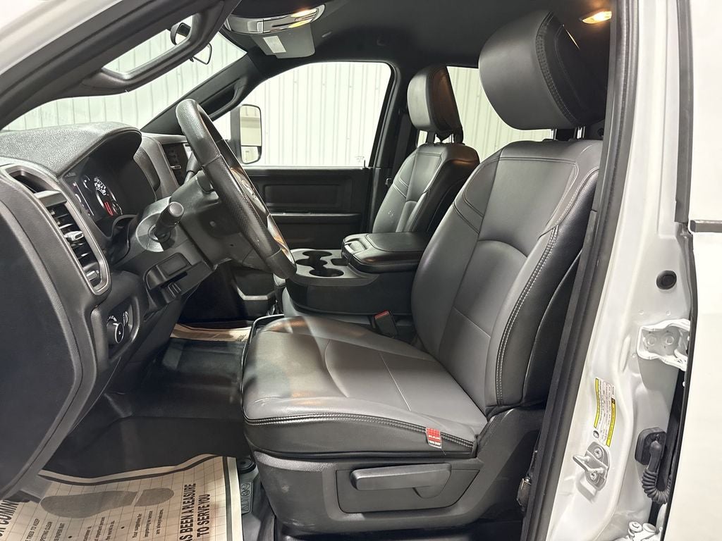 2022 RAM 2500 Tradesman Crew Cab 4x4 8' Box