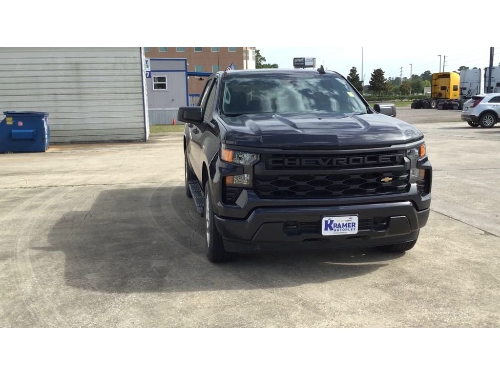 2023 Chevrolet Silverado 1500 4WD Crew Cab Short Bed Custom