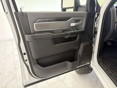 2023 RAM 3500 Big Horn Crew Cab 4x4 8' Box