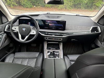 2025 BMW X7 xDrive40i