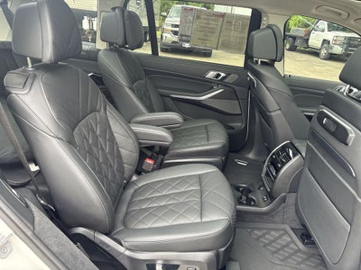 2025 BMW X7 xDrive40i