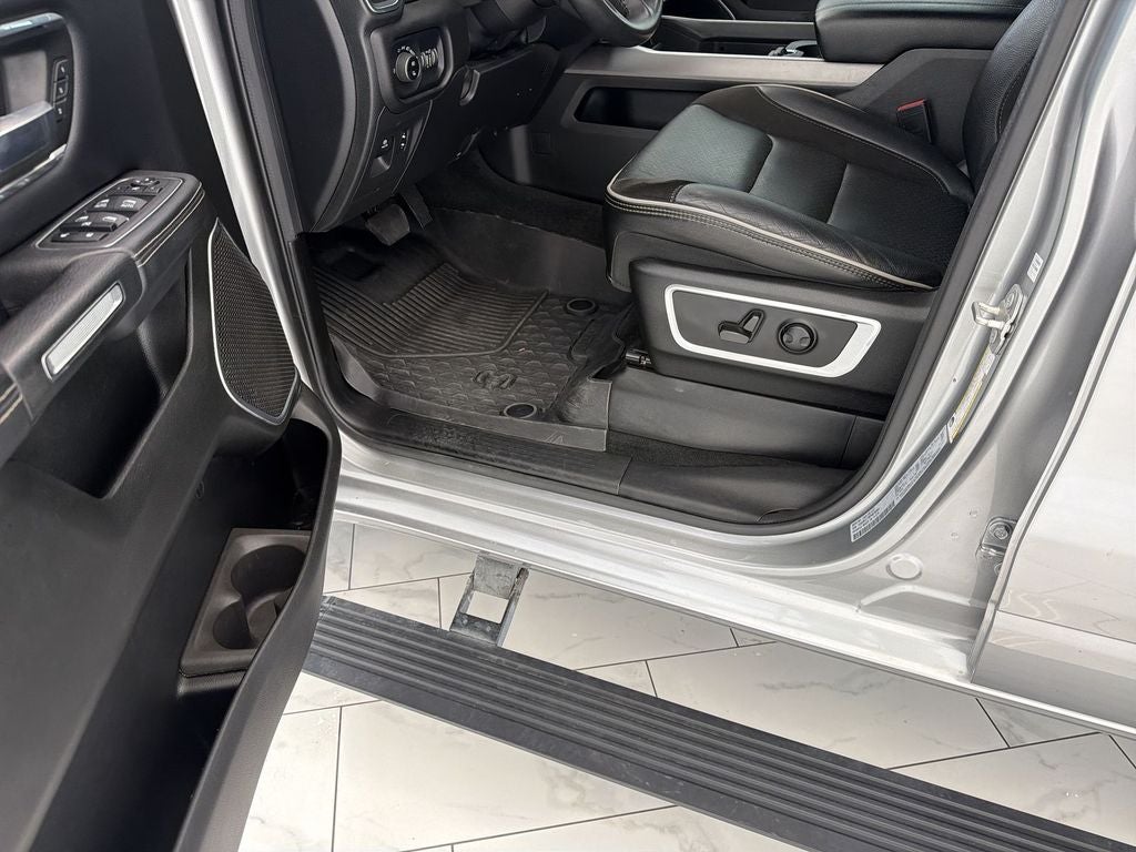 2023 RAM 1500 Laramie Crew Cab 4x4 5'7" Box