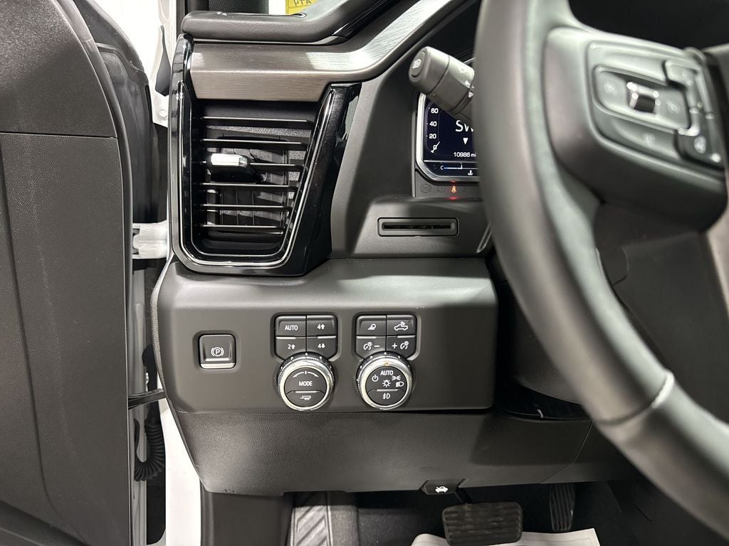 2025 GMC Sierra 1500 AT4